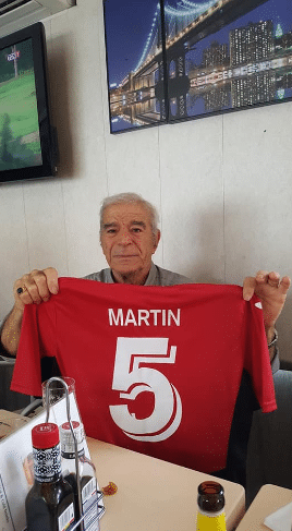 Tħallina Ikona Ħamruniża Tal-Futbol Malti